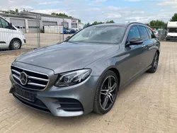 Grau Gebraucht 2019 Mercedes E220 Kombi | 18.802 €