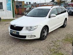 Weiß Gebraucht 2012 Skoda Superb Kombi | 4.522 € (Guter Preis)