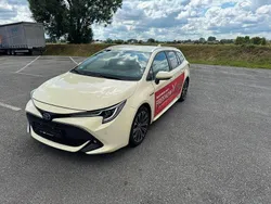 Weiß Gebraucht 2023 Toyota Corolla Comfort Kombi | 18.000 € (Guter Preis)