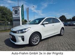 Weiß Gebraucht 2019 Kia Rio DREAM-TEAM Edition Limousine | 10.790 € (Fairer Preis)