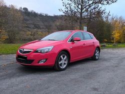 Rot Gebraucht 2011 Opel Astra Sport Limousine | 4.900 € (Fairer Preis)