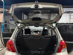 Grau Gebraucht 2009 Toyota Yaris Kleinwagen | 3.400 € (Fairer Preis)