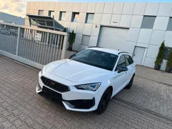 Weiß Gebraucht 2022 Cupra Leon Kombi | 22.500 € (Guter Preis)