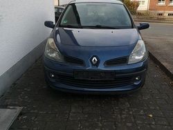 Blau Gebraucht 2006 Renault Clio II Dynamique Limousine | 850 € (Fairer Preis)
