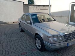 Silber Gebraucht 1994 Mercedes 200 Limousine | 6.950 €