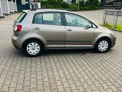 Braun Gebraucht 2012 VW Golf Plus Comfortline Van / Kleinbus | 5.900 € (Fairer Preis)