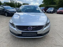 Silber Gebraucht 2016 Volvo S60 Momentum Limousine | 15.290 € (Guter Preis)