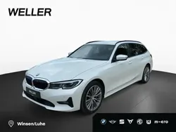 Mineralweiß (weiß) Gebraucht 2021 BMW 330 Advantage Kombi | 31.350 € (Guter Preis)