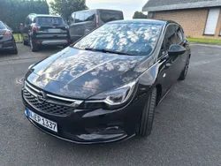 Schwarz Gebraucht 2016 Opel Astra Innovation Limousine | 12.900 € (Fairer Preis)