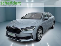 Pebble silber metallic (silber) metallic Gebraucht 2024 Skoda Superb Selection Limousine | 43.440 € (Guter Preis)