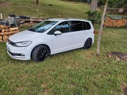 Weiß Gebraucht 2017 VW Touran Sound Van / Kleinbus | 16.800 € (Fairer Preis)