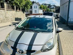 Grau Gebraucht 2007 Toyota Aygo Kleinwagen | 2.990 € (Fairer Preis)