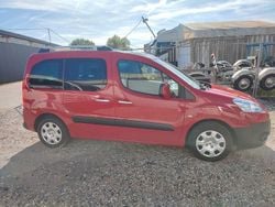 Rot Gebraucht 2010 Peugeot Partner Tepee Family Van / Kleinbus | 4.300 € (Guter Preis)