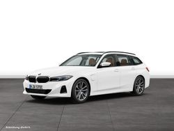 Weiß Gebraucht 2024 BMW 330e Kombi | 50.207 €