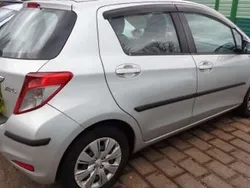 Silber Gebraucht 2012 Toyota Yaris Life Limousine | 7.777 € (Fairer Preis)