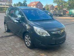 Grau Gebraucht 2011 Opel Meriva Van / Kleinbus | 3.900 € (Fairer Preis)