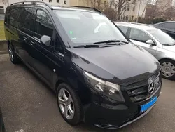 Schwarz Gebraucht 2016 Mercedes Vito Van / Kleinbus | 18.200 €
