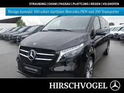 Obsidianschwarz metallic Gebraucht 2023 Mercedes V300 Avantgarde Van / Kleinbus | 55.690 € (Superpreis)