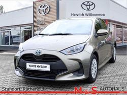 Manganbronze metallic Gebraucht 2023 Toyota Yaris Hybrid Comfort Limousine | 17.490 € (Guter Preis)