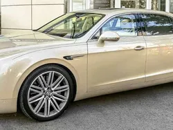 Beige Gebraucht 2014 Bentley Flying Spur Limousine | 65.000 €