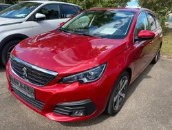 Rot Gebraucht 2018 Peugeot 308 Allure Kombi | 11.650 € (Etwas zu teuer)