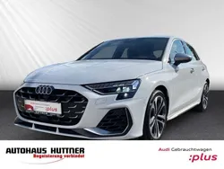 Gletscherweiß metallic Gebraucht 2024 Audi S3 Ambiente Limousine | 45.936 €