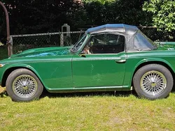 Grün Gebraucht 1966 Triumph TR4 Cabrio | 25.000 €