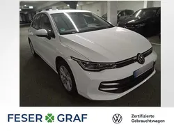 Pure white Gebraucht 2024 VW Golf VIII Life Limousine | 22.940 € (Guter Preis)