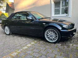 Schwarz Gebraucht 2004 BMW 320 Cabriolet Cabrio | 14.700 €