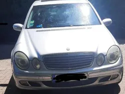 Silber Gebraucht 2005 Mercedes E200 Limousine | 4.000 € (Fairer Preis)