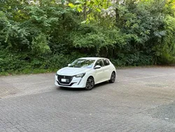 Weiß Gebraucht 2022 Peugeot 208 Kleinwagen | 15.200 €
