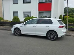 Weiß Gebraucht 2021 VW Golf VIII Style Limousine | 19.300 € (Guter Preis)