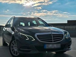 Grau Gebraucht 2014 Mercedes E250 Kombi | 9.400 €