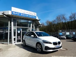 Weiß Gebraucht 2018 BMW 218 Active Tourer Sport Line Van / Kleinbus | 19.450 € (Etwas zu teuer)