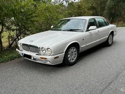 Weiß Gebraucht 2001 Jaguar XJ8 Limousine | 11.999 €