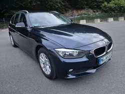 Blau Gebraucht 2013 BMW 320 Sport Line Kombi | 8.499 € (Fairer Preis)