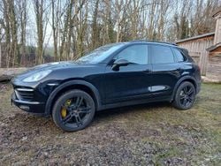 Tiefschwarzmetallic Gebraucht 2011 Porsche Cayenne Turbo SUV | 21.950 € (Teuer)