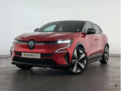 Rot nnp + grau kqg Gebraucht 2022 Renault Mégane Techno SUV | 26.860 € (Guter Preis)