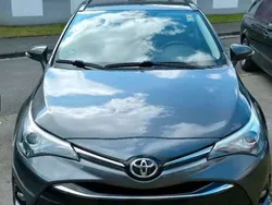 Grau Gebraucht 2015 Toyota Avensis Edition Kombi | 10.500 € (Teuer)