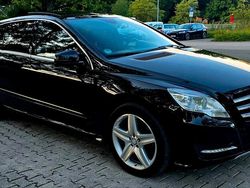 Schwarz Gebraucht 2011 Mercedes R350 Van / Kleinbus | 13.900 €