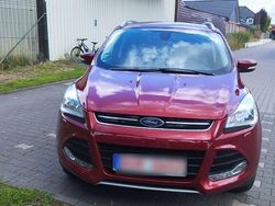Rot Gebraucht 2015 Ford Kuga SUV | 8.990 € (Fairer Preis)