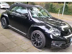 Deep black pearl metallic Gebraucht 2017 VW Beetle Sound Cabrio | 24.595 € (Etwas zu teuer)