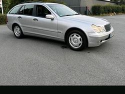 Silber Gebraucht 2004 Mercedes 190 Limousine | 1.600 €