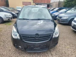 Schwarz Gebraucht 2012 Opel Agila Edition Kleinwagen | 2.680 € (Guter Preis)