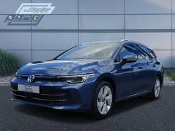 Blau Gebraucht 2024 VW Golf VIII Style Kombi | 38.490 €