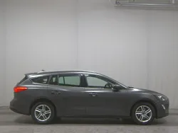 Grau Gebraucht 2021 Ford Focus Cool & Connect Kombi | 13.480 € (Superpreis)