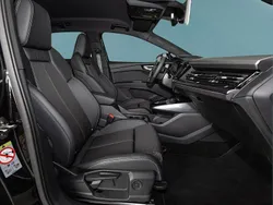 Schwarz Gebraucht 2024 Audi Q4 e-tron S-Line SUV | 53.299 € (Fairer Preis)
