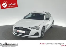 Weiß Gebraucht 2024 Audi A3 Sportback Advanced Limousine | 39.460 € (Teuer)