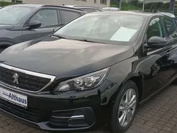 Lackierung schwarz perla nera Gebraucht 2019 Peugeot 308 Active Kleinwagen | 13.950 € (Fairer Preis)