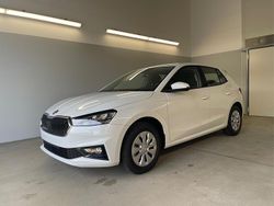 [2y2y] moon white perleffekt [2y2y] moon white perleffekt Gebraucht 2024 Skoda Fabia Selection Limousine | 20.190 € (Etwas zu teuer)